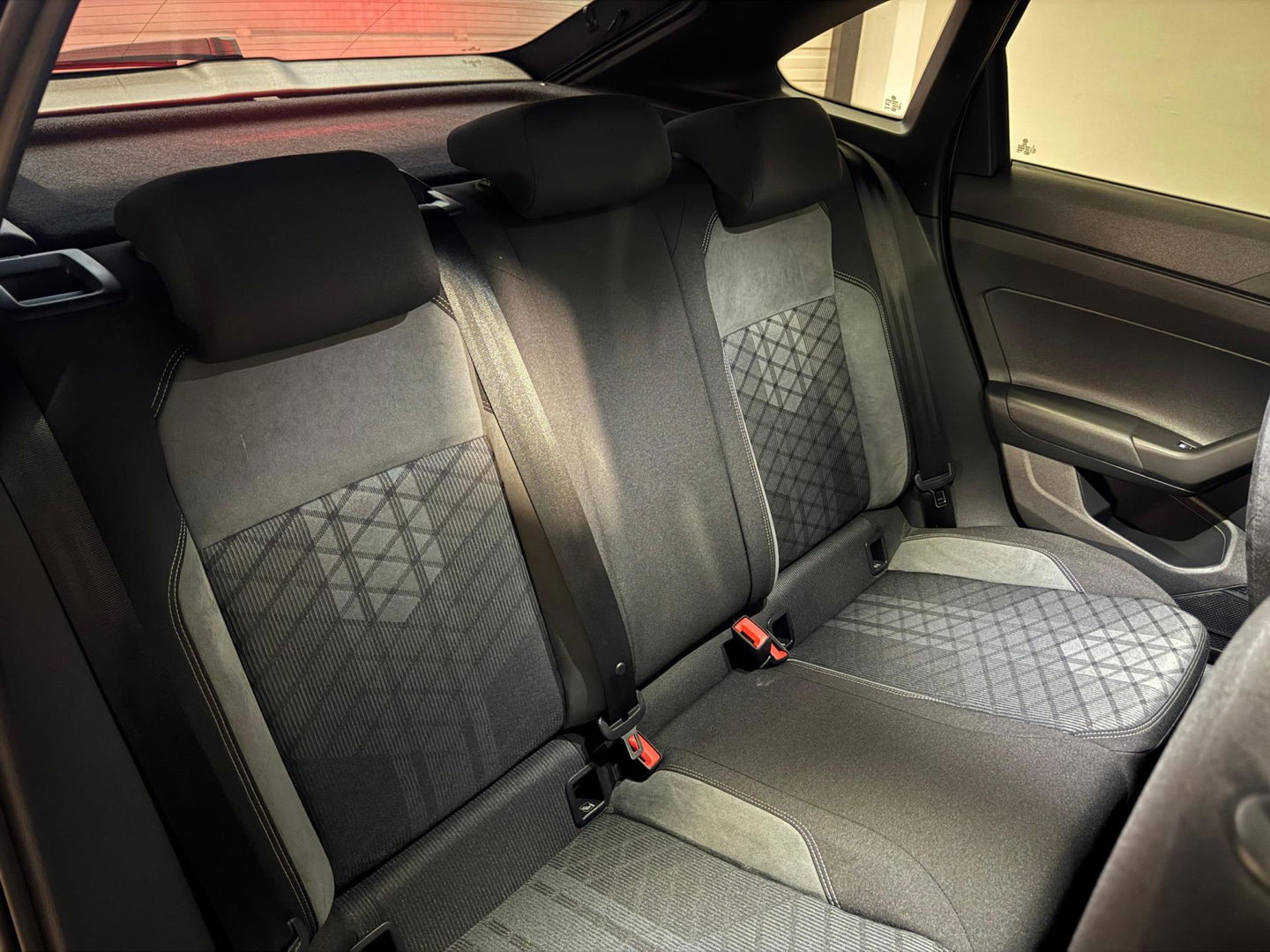 Volkswagen Taigo 1.5 TSI R-Line PANO KEYLESS CAM BEATS'