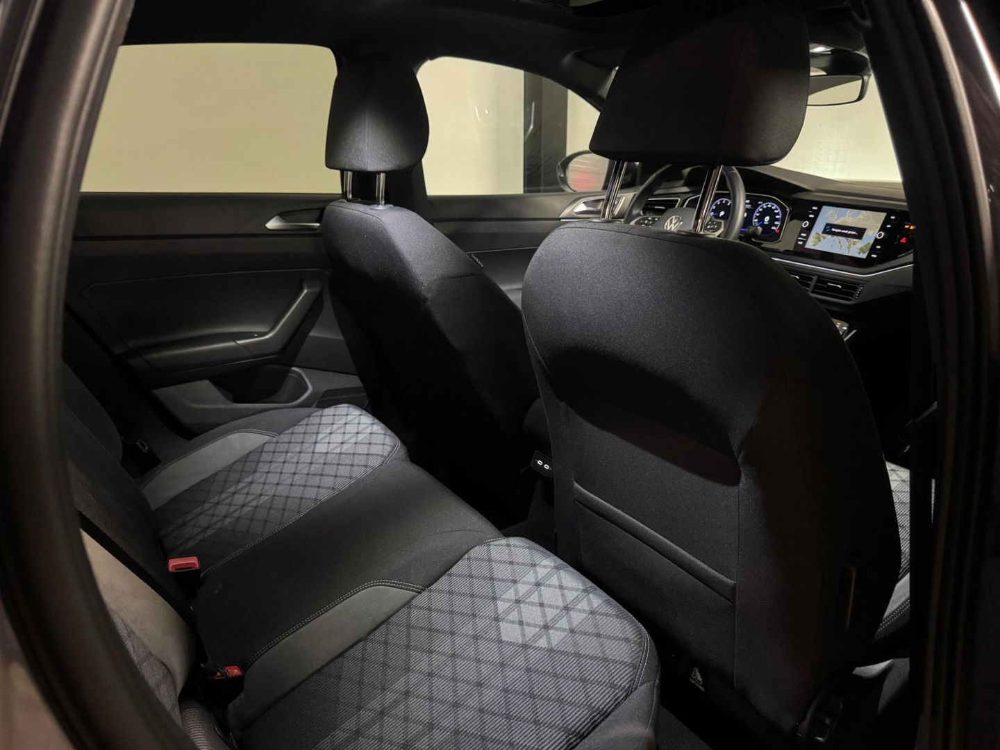 Volkswagen Taigo 1.5 TSI R-Line PANO KEYLESS CAM BEATS'