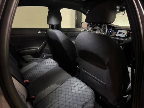 Volkswagen Taigo 1.5 TSI R-Line PANO KEYLESS CAM BEATS'