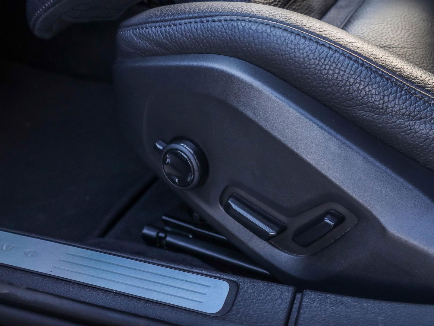 Volvo V60 2.0 T5 Inscription 250PK Camera Leder Dealeronderhouden!