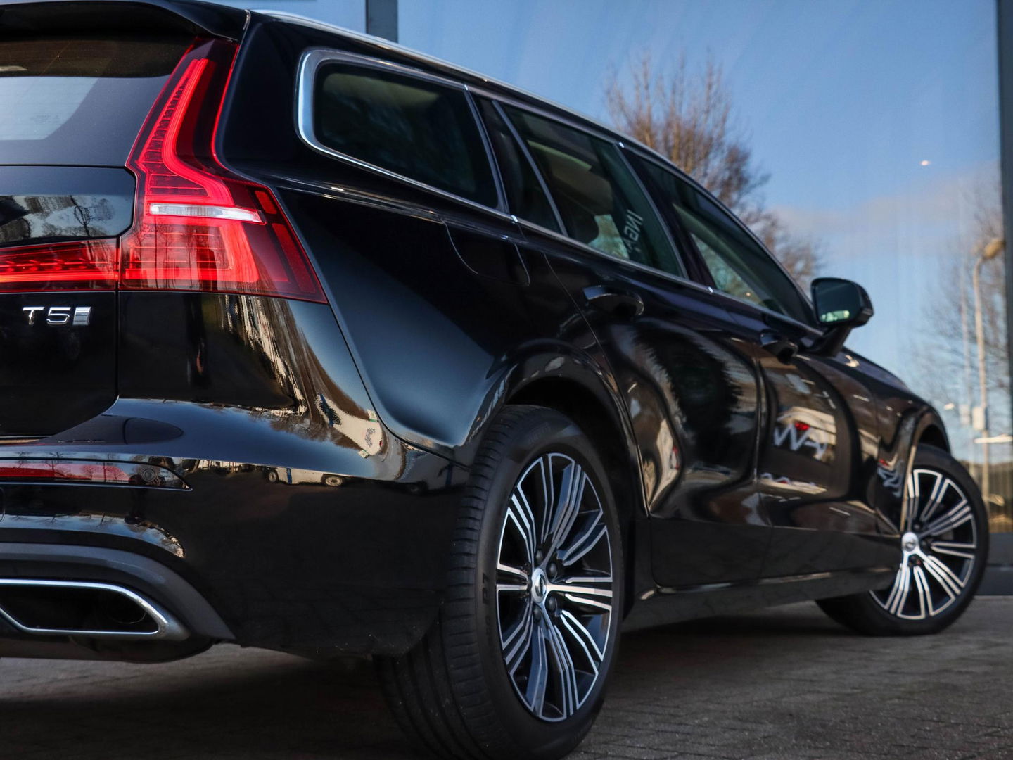 Volvo V60 2.0 T5 Inscription 250PK Camera Leder Dealeronderhouden!
