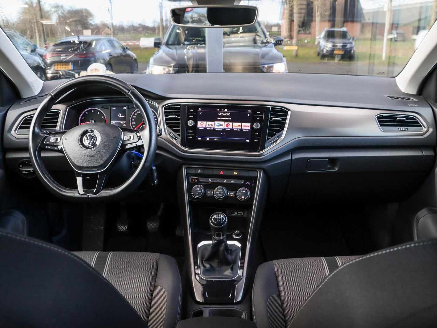 Volkswagen T-Roc 1.0 TSI Style 115pk Trekhaak Navigatie Camera