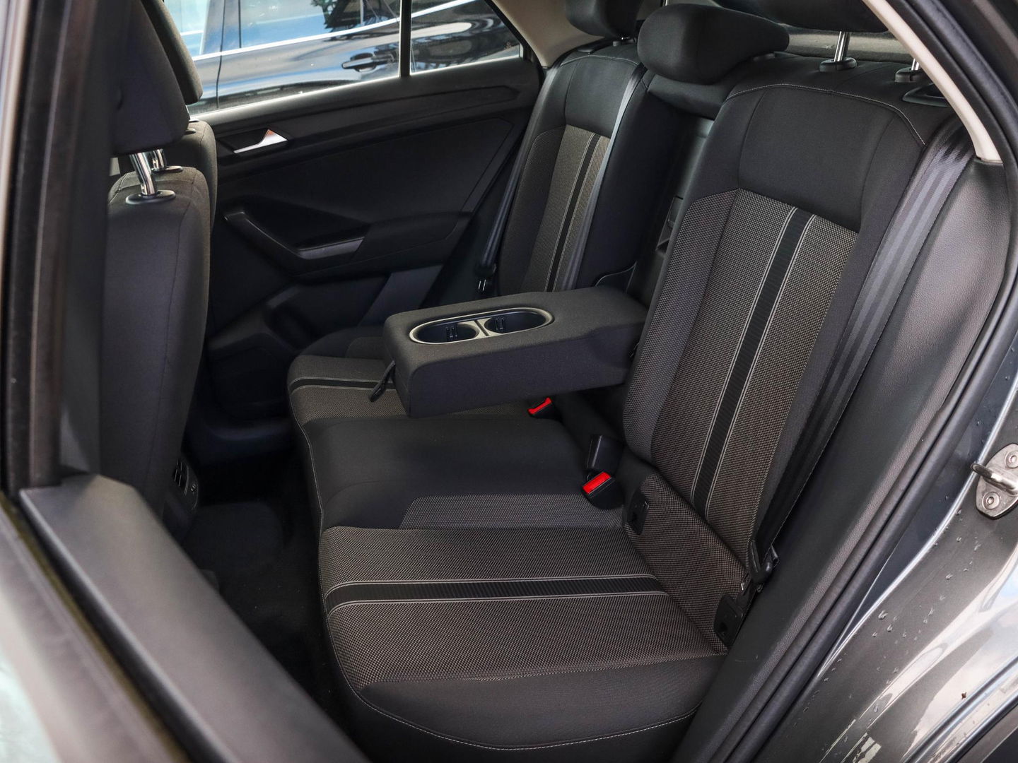 Volkswagen T-Roc 1.0 TSI Style 115pk Trekhaak Navigatie Camera