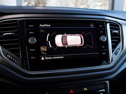 Volkswagen T-Roc 1.0 TSI Style 115pk Trekhaak Navigatie Camera