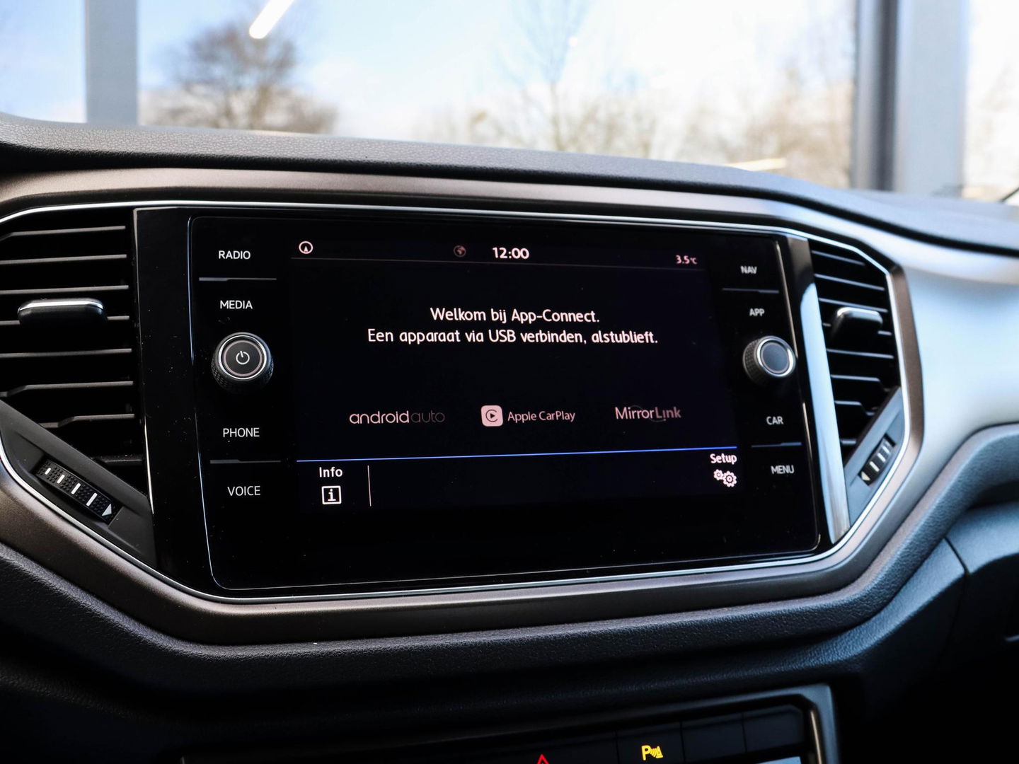 Volkswagen T-Roc 1.0 TSI Style 115pk Trekhaak Navigatie Camera