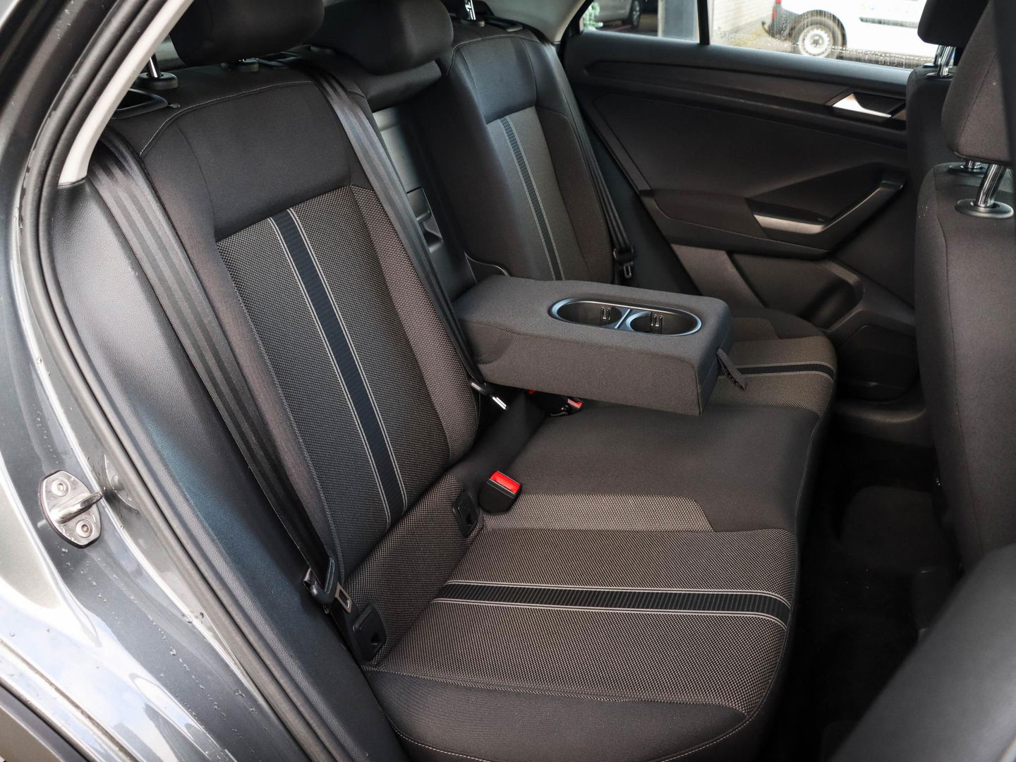 Volkswagen T-Roc 1.0 TSI Style 115pk Trekhaak Navigatie Camera