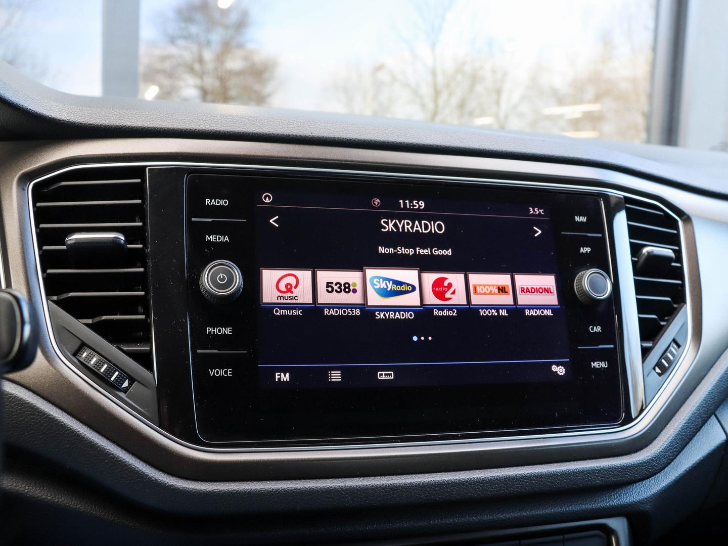 Volkswagen T-Roc 1.0 TSI Style 115pk Trekhaak Navigatie Camera