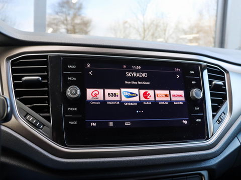 Volkswagen T-Roc 1.0 TSI Style 115pk Trekhaak Navigatie Camera