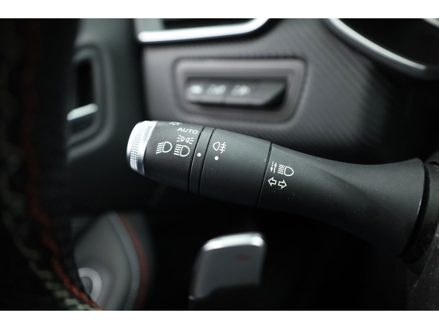 Renault Clio 1.3 TCe R.S. Line Automaat | 360cam | Afn. Trekhaak | Adapt. Cruise | Keyless | All Seasons | Apple CarPlay | Navi | Dodehoekdet. | LED