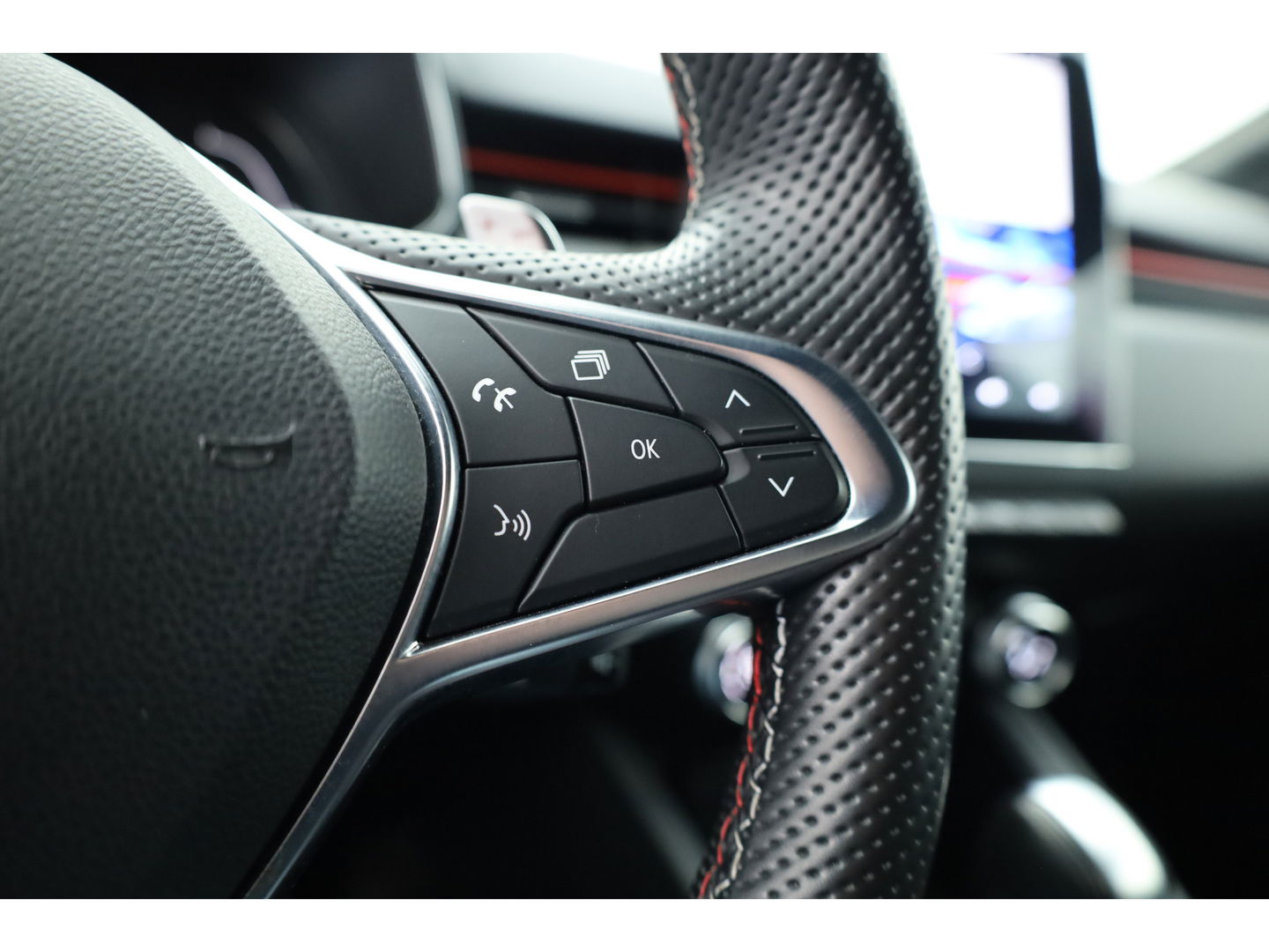 Renault Clio 1.3 TCe R.S. Line Automaat | 360cam | Afn. Trekhaak | Adapt. Cruise | Keyless | All Seasons | Apple CarPlay | Navi | Dodehoekdet. | LED