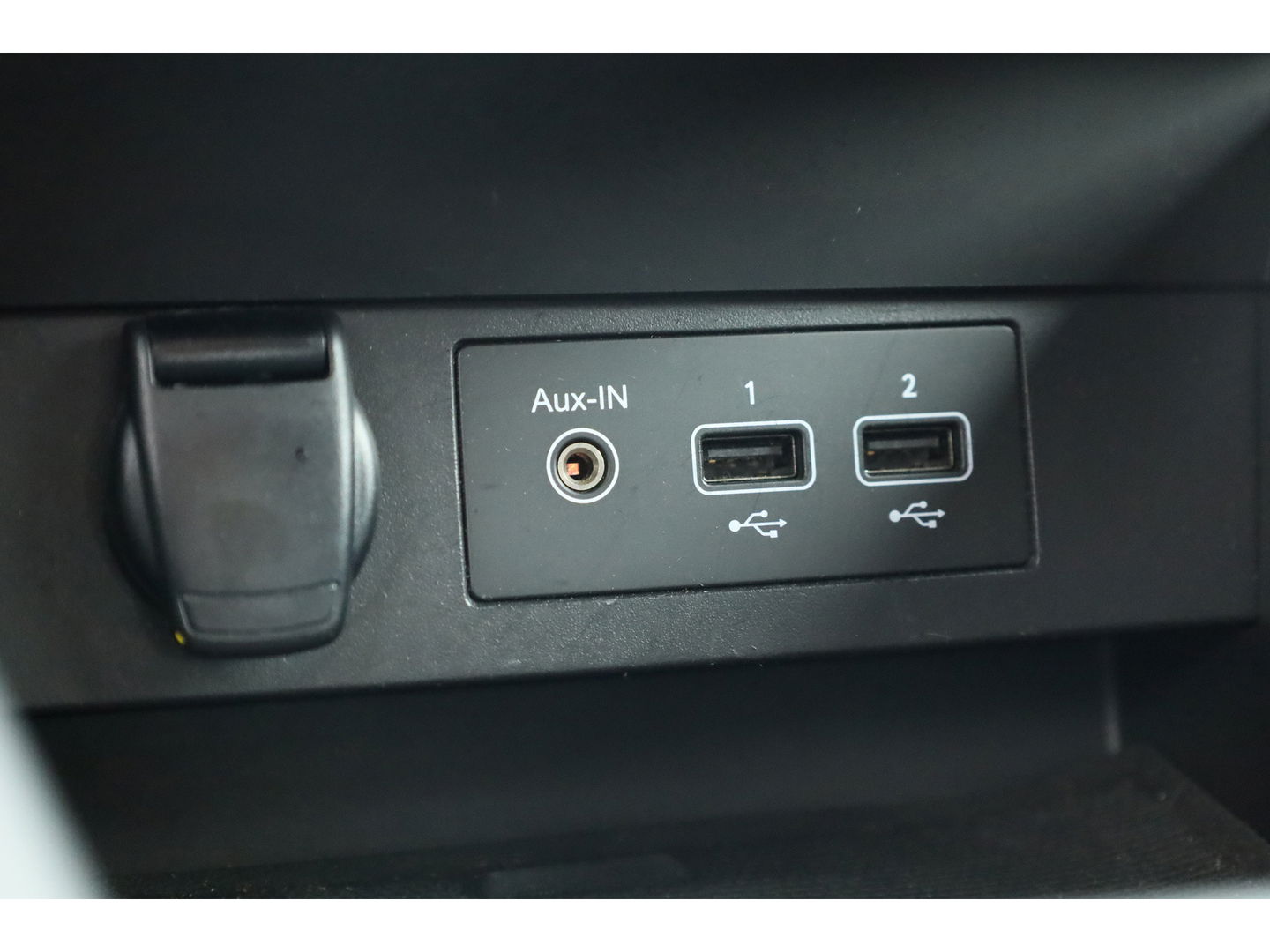 Renault Clio 1.3 TCe R.S. Line Automaat | 360cam | Afn. Trekhaak | Adapt. Cruise | Keyless | All Seasons | Apple CarPlay | Navi | Dodehoekdet. | LED