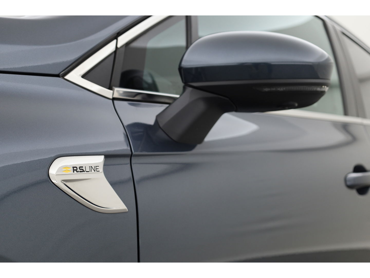 Renault Clio 1.3 TCe R.S. Line Automaat | 360cam | Afn. Trekhaak | Adapt. Cruise | Keyless | All Seasons | Apple CarPlay | Navi | Dodehoekdet. | LED