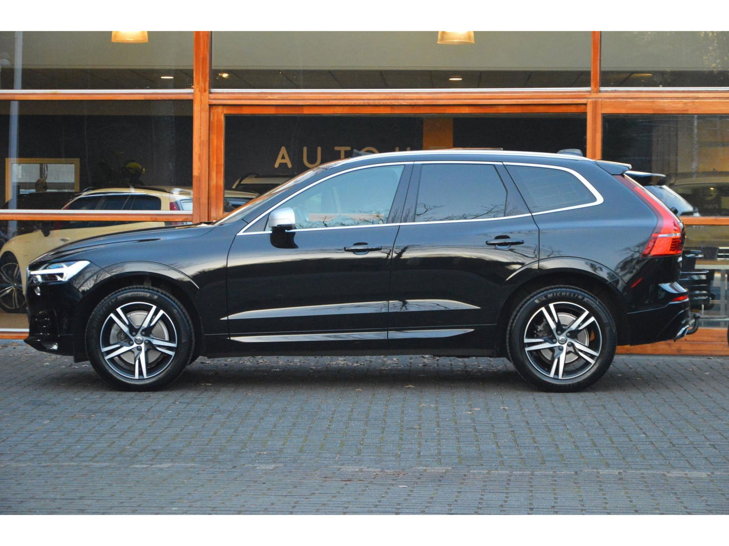 Volvo XC60 T4 Inscription | Panoramadak | Elektrische stoel | Trekhaak 2300KG | Cruise Control |