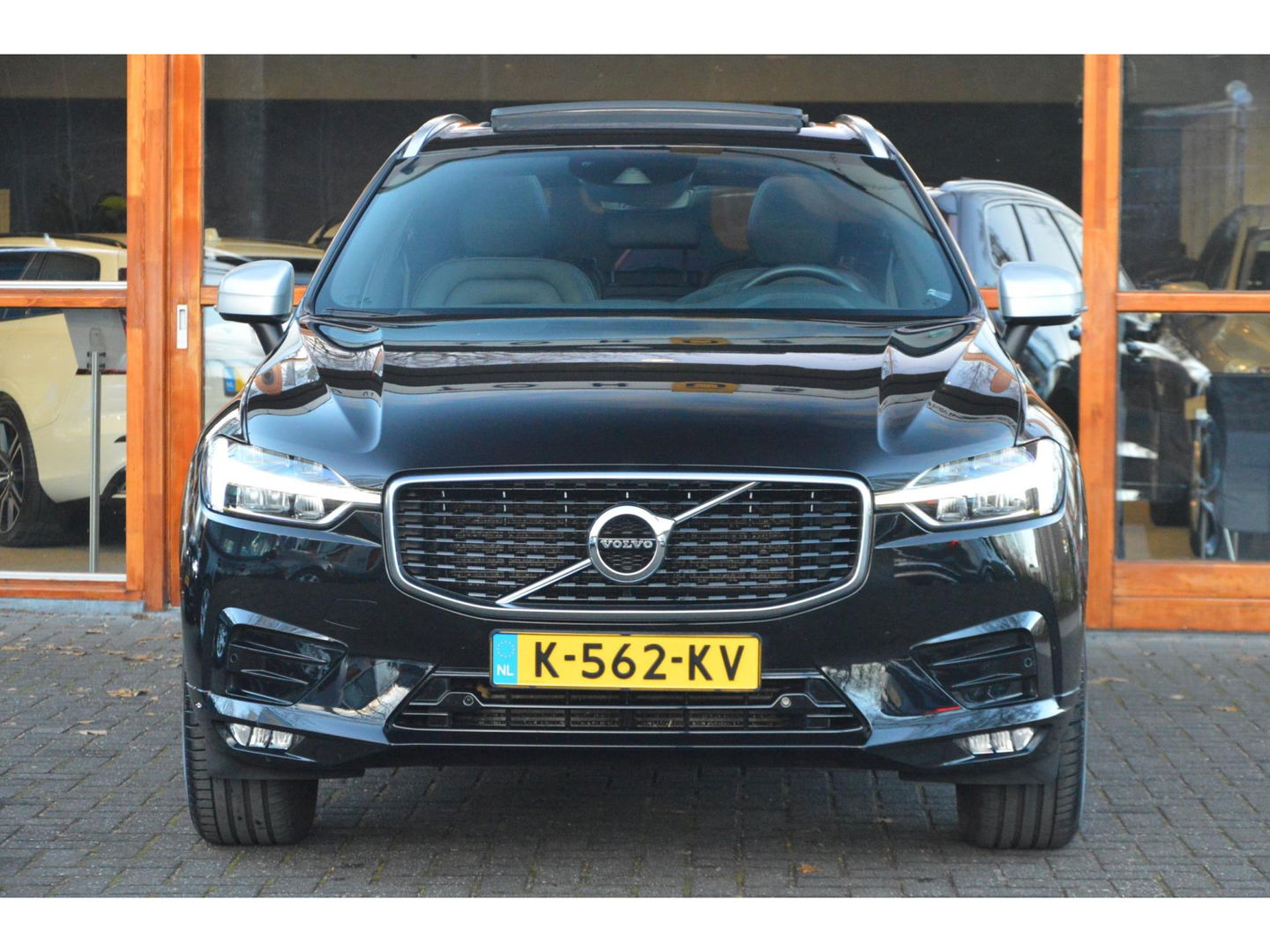 Volvo XC60 T4 Inscription | Panoramadak | Elektrische stoel | Trekhaak 2300KG | Cruise Control |