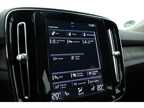 Volvo XC40 1.5 T4 Plug-in hybrid Plus Bright Facelift | Leer  | Elek. stoelen | H&K Audio | Adap. cruise | stoel + stuurverwa. |