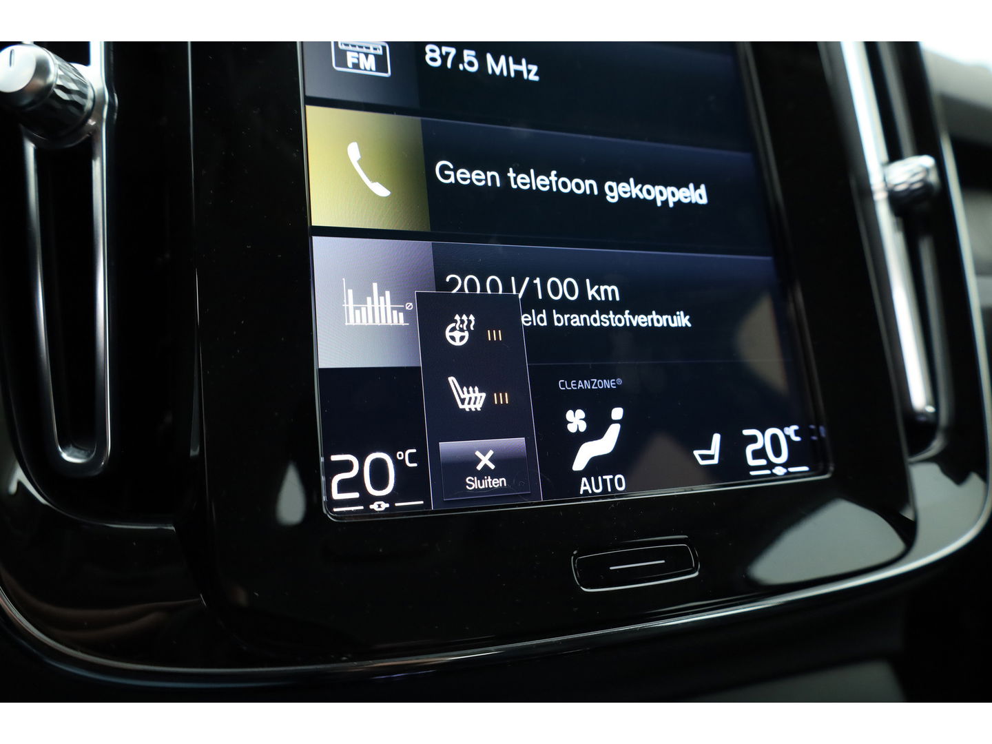 Volvo XC40 1.5 T4 Plug-in hybrid Plus Bright Facelift | Leer  | Elek. stoelen | H&K Audio | Adap. cruise | stoel + stuurverwa. |