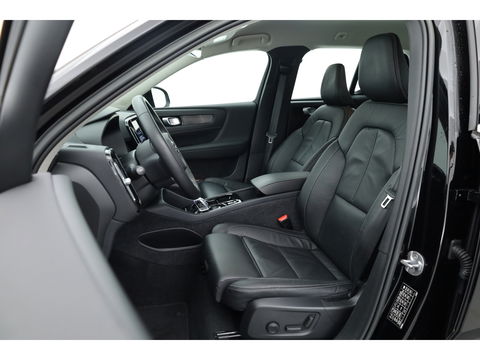 Volvo XC40 1.5 T4 Plug-in hybrid Plus Bright Facelift | Leer  | Elek. stoelen | H&K Audio | Adap. cruise | stoel + stuurverwa. |