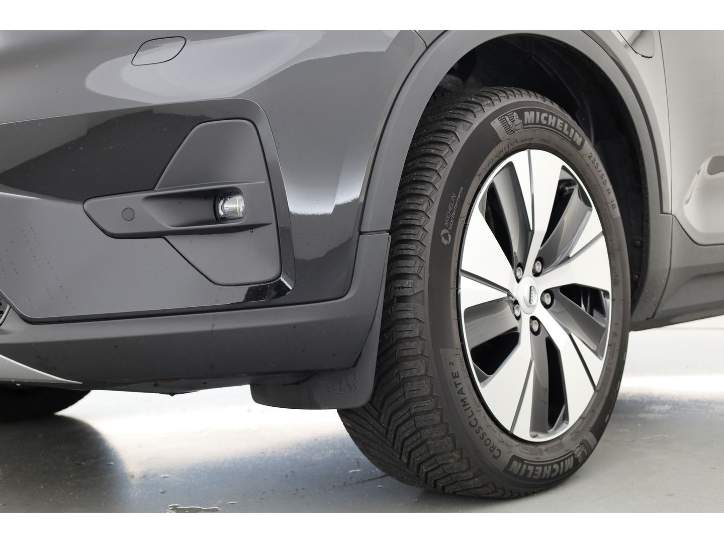 Volvo XC40 1.5 T4 Plug-in hybrid Plus Bright Facelift | Leer  | Elek. stoelen | H&K Audio | Adap. cruise | stoel + stuurverwa. |