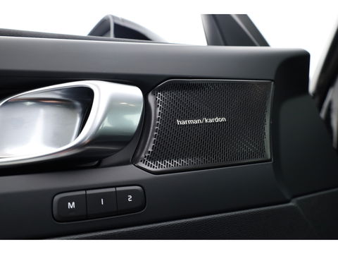 Volvo XC40 1.5 T4 Plug-in hybrid Plus Bright Facelift | Leer  | Elek. stoelen | H&K Audio | Adap. cruise | stoel + stuurverwa. |