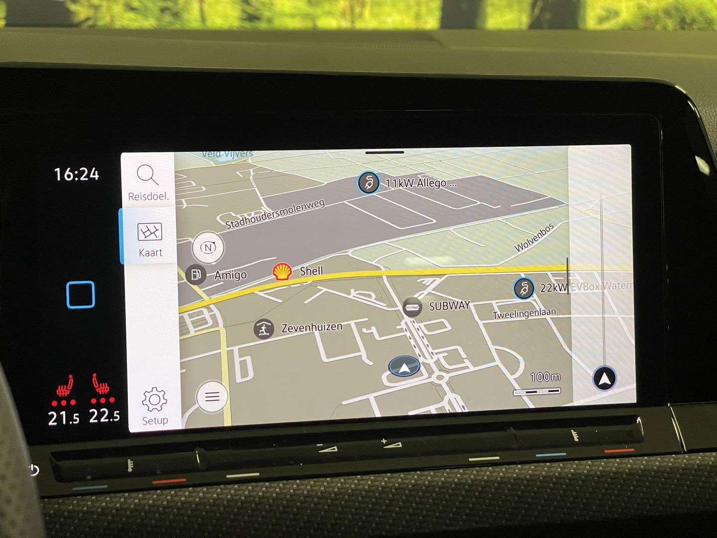 Volkswagen Golf 2.0 TDI R-Line | Apple Carplay | Stuurverwarming | DAB | Sfeerverlichting | Navigatie | Achteruitrijcamera |