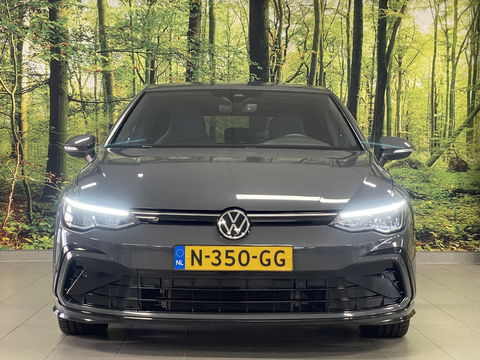 Volkswagen Golf 2.0 TDI R-Line | Apple Carplay | Stuurverwarming | DAB | Sfeerverlichting | Navigatie | Achteruitrijcamera |