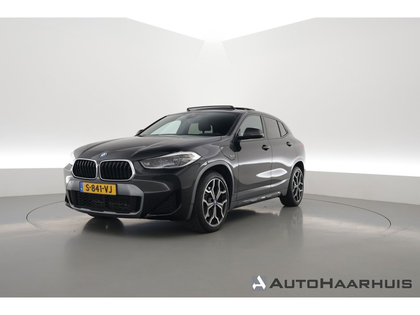BMW X2 xDrive25e M Sport | Apple CarPlay en Android Auto | Memory | Pano | Navi | Cruise | LED | 19"