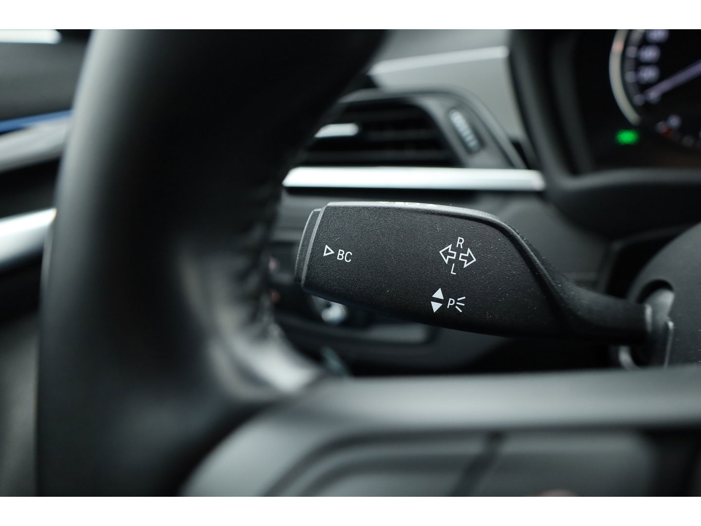 BMW X2 xDrive25e M Sport | Apple CarPlay en Android Auto | Memory | Pano | Navi | Cruise | LED | 19"