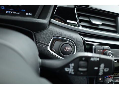 BMW X2 xDrive25e M Sport | Apple CarPlay en Android Auto | Memory | Pano | Navi | Cruise | LED | 19"