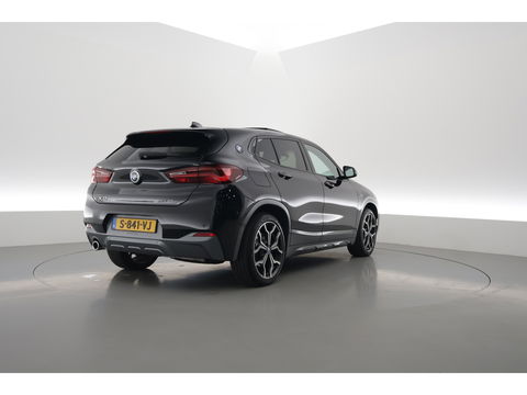 BMW X2 xDrive25e M Sport | Apple CarPlay en Android Auto | Memory | Pano | Navi | Cruise | LED | 19"