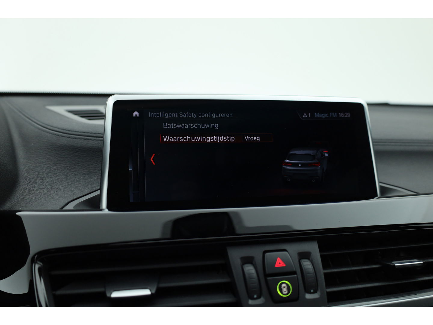 BMW X2 xDrive25e M Sport | Apple CarPlay en Android Auto | Memory | Pano | Navi | Cruise | LED | 19"