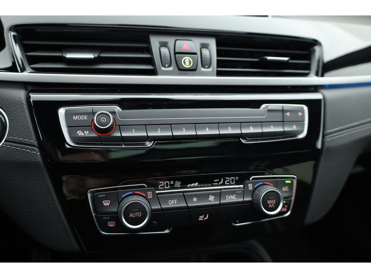 BMW X2 xDrive25e M Sport | Apple CarPlay en Android Auto | Memory | Pano | Navi | Cruise | LED | 19"