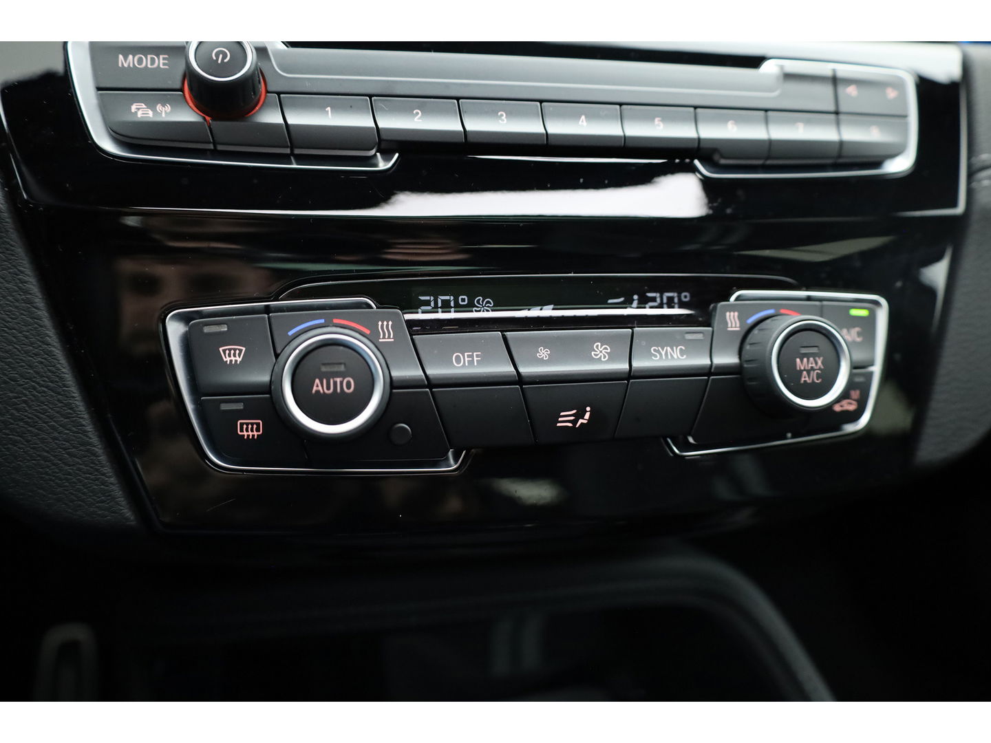 BMW X2 xDrive25e M Sport | Apple CarPlay en Android Auto | Memory | Pano | Navi | Cruise | LED | 19"