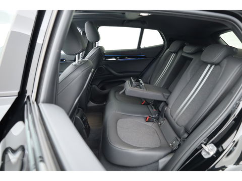 BMW X2 xDrive25e M Sport | Apple CarPlay en Android Auto | Memory | Pano | Navi | Cruise | LED | 19"