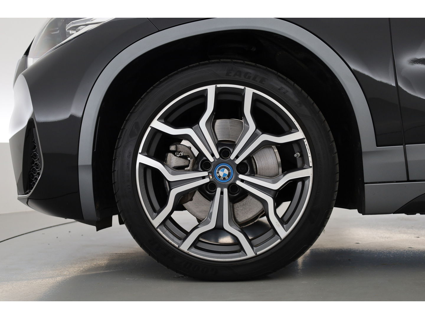 BMW X2 xDrive25e M Sport | Apple CarPlay en Android Auto | Memory | Pano | Navi | Cruise | LED | 19"