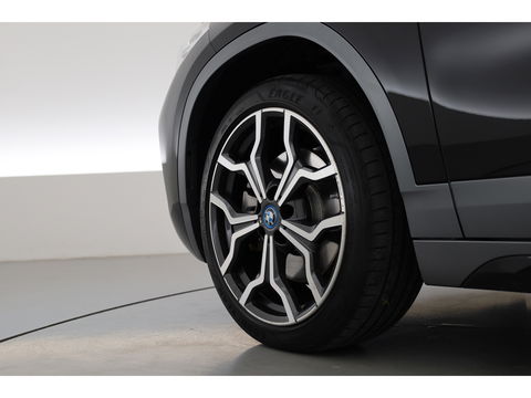 BMW X2 xDrive25e M Sport | Apple CarPlay en Android Auto | Memory | Pano | Navi | Cruise | LED | 19"