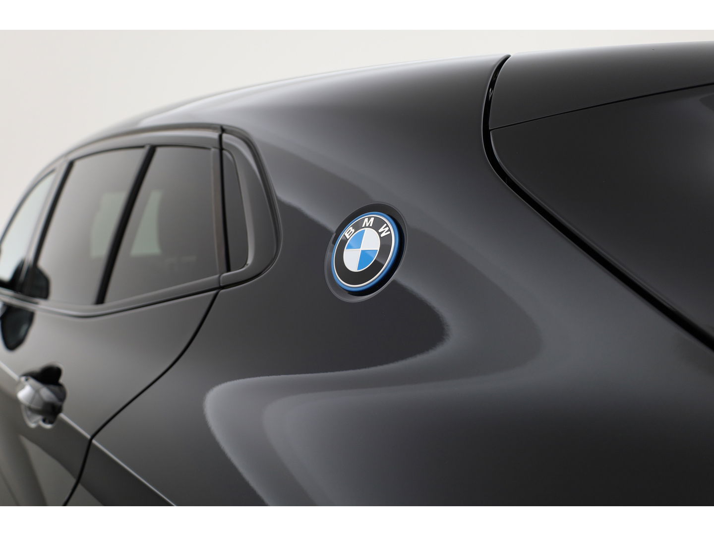 BMW X2 xDrive25e M Sport | Apple CarPlay en Android Auto | Memory | Pano | Navi | Cruise | LED | 19"