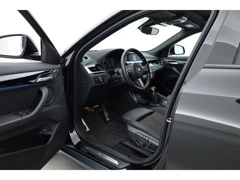BMW X2 xDrive25e M Sport | Apple CarPlay en Android Auto | Memory | Pano | Navi | Cruise | LED | 19"