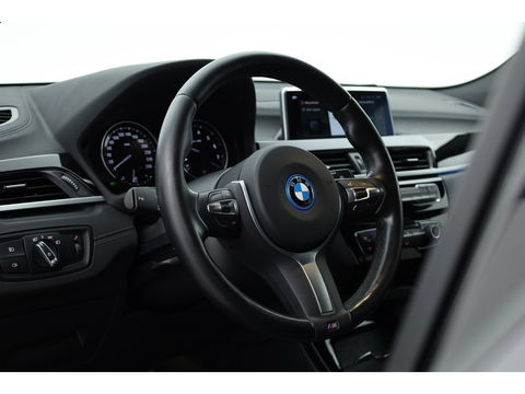BMW X2 xDrive25e M Sport | Apple CarPlay en Android Auto | Memory | Pano | Navi | Cruise | LED | 19"