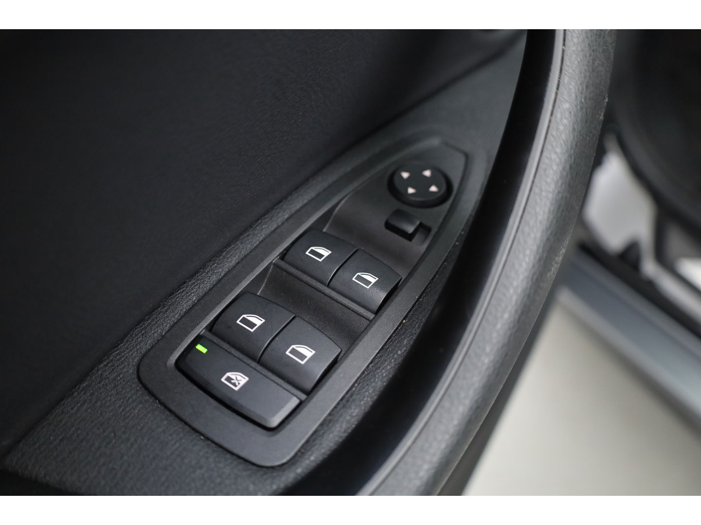 BMW X2 xDrive25e M Sport | Apple CarPlay en Android Auto | Memory | Pano | Navi | Cruise | LED | 19"