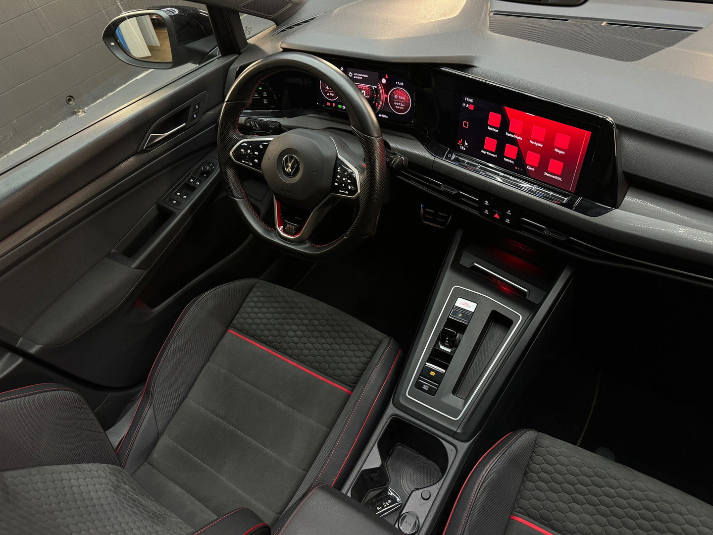 Volkswagen Golf 2.0 TSI GTI Clubsport Pano|IQ|Camera|Sfeer