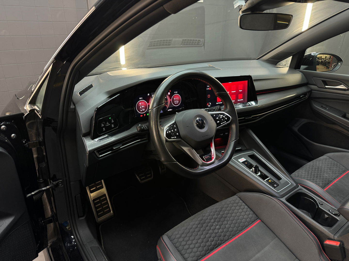 Volkswagen Golf 2.0 TSI GTI Clubsport Pano|IQ|Camera|Sfeer