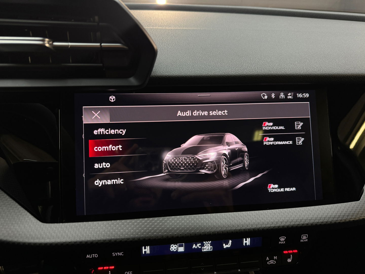 Audi RS3 Limousine 2.5 TFSI quattro Pano|B&O|HuD|Alcantara