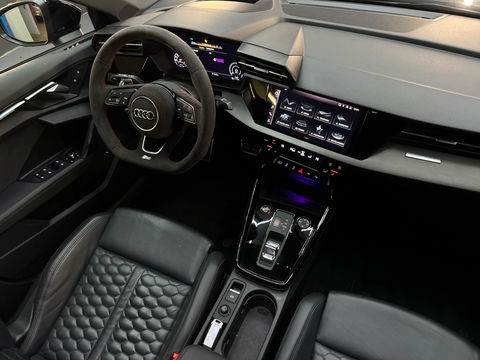Audi RS3 Limousine 2.5 TFSI quattro Pano|B&O|HuD|Alcantara