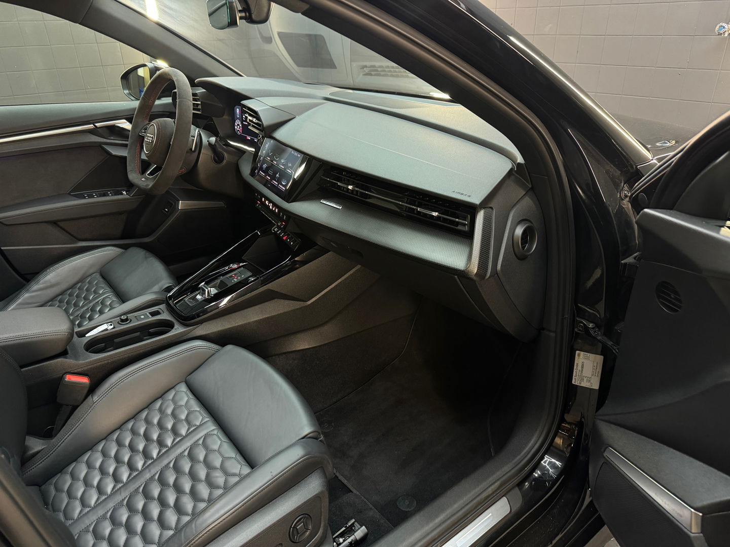 Audi RS3 Limousine 2.5 TFSI quattro Pano|B&O|HuD|Alcantara