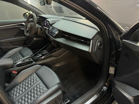 Audi RS3 Limousine 2.5 TFSI quattro Pano|B&O|HuD|Alcantara