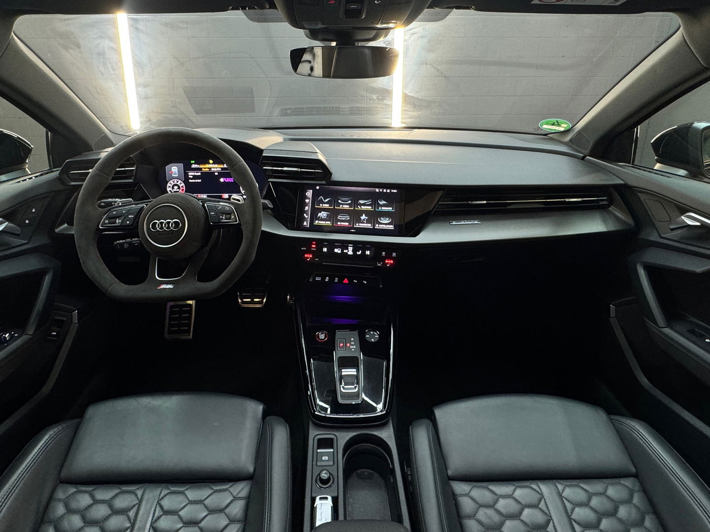 Audi RS3 Limousine 2.5 TFSI quattro Pano|B&O|HuD|Alcantara