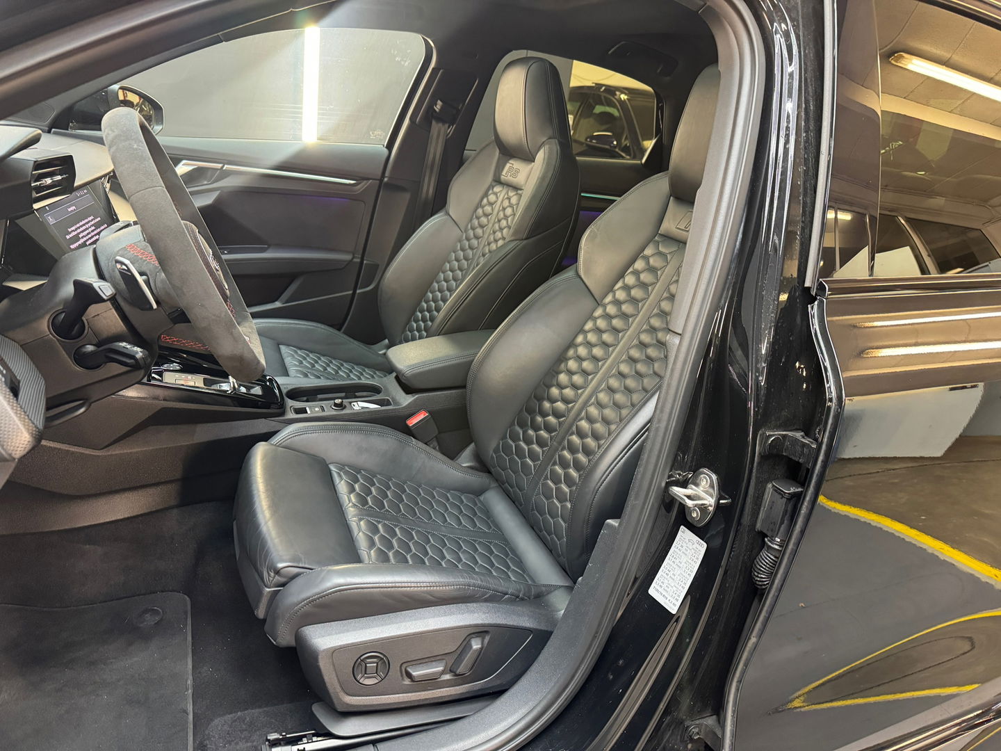 Audi RS3 Limousine 2.5 TFSI quattro Pano|B&O|HuD|Alcantara