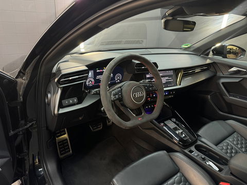 Audi RS3 Limousine 2.5 TFSI quattro Pano|B&O|HuD|Alcantara