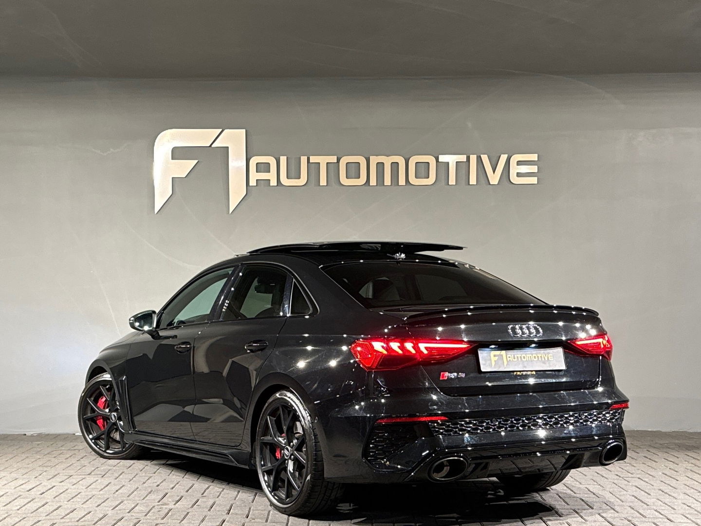 Audi RS3 Limousine 2.5 TFSI quattro Pano|B&O|HuD|Alcantara