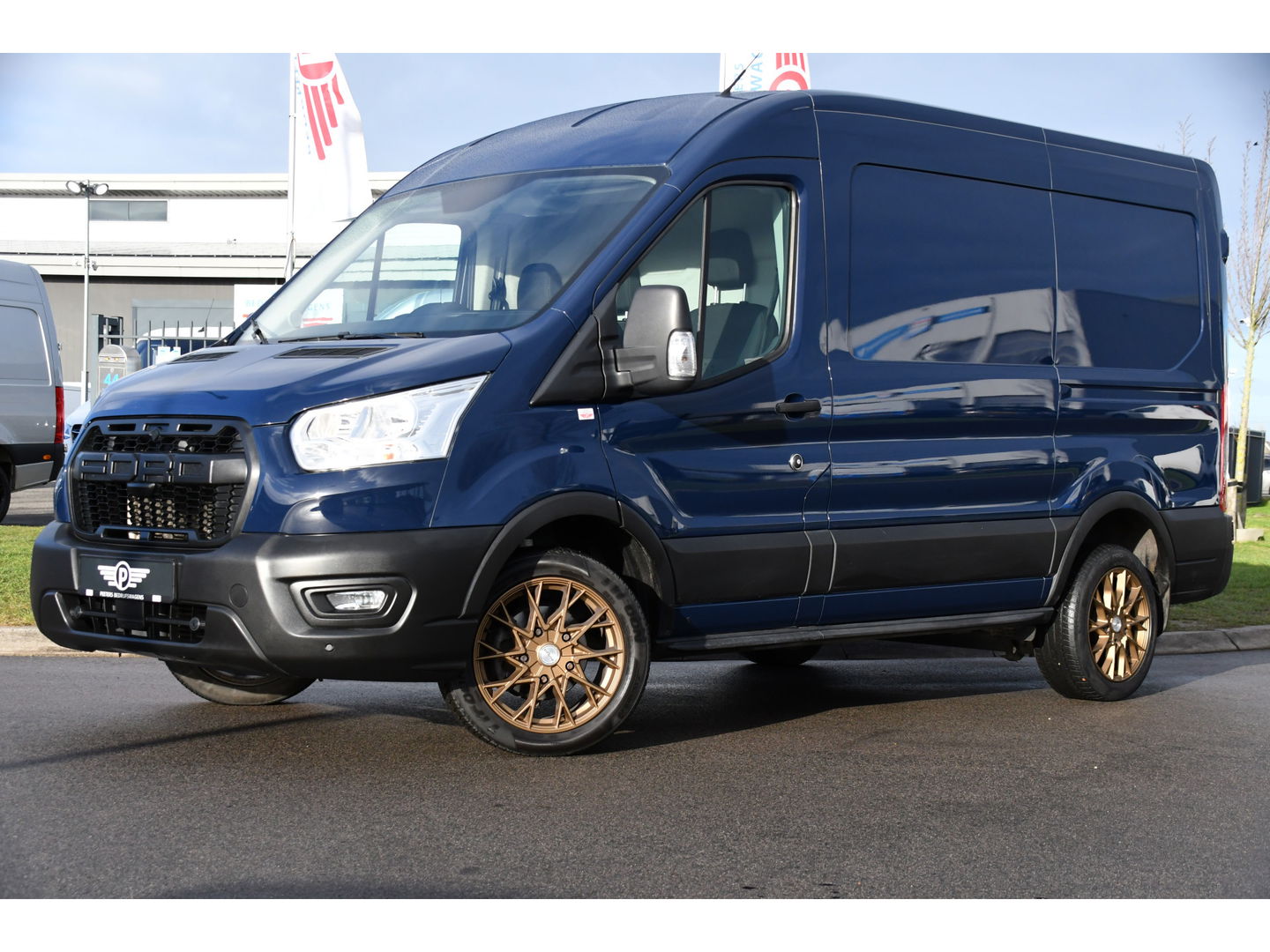 Ford Transit 350 2.0 TDCI L2H2 PB Edition Cruise, Sensoren, 130pk, Automaat, Trekhaak, Airco, Radio, Uniek!